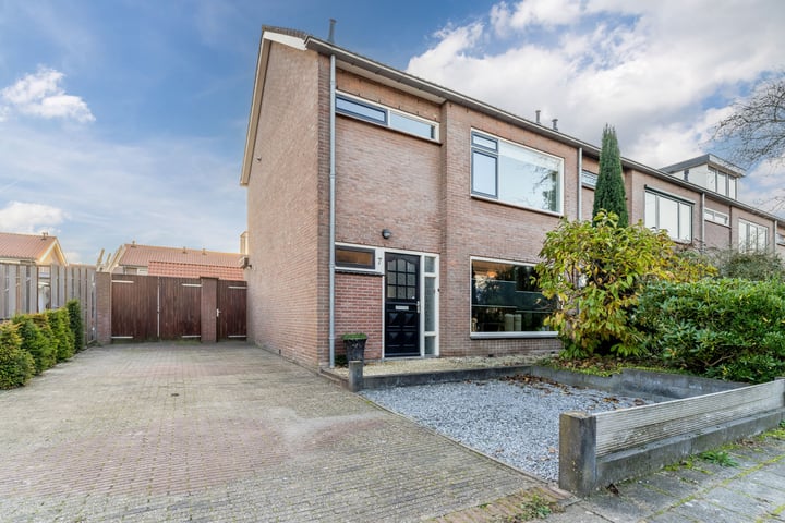 Van Twillerstraat  7 in Nijkerk