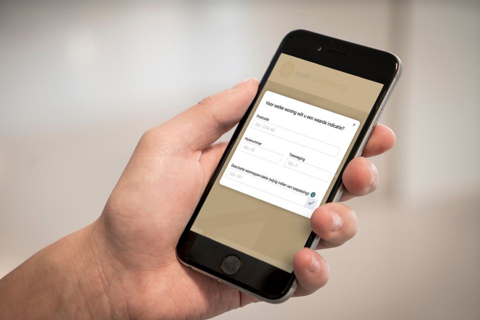 apple-blur-cell-phone-336948-lr-276