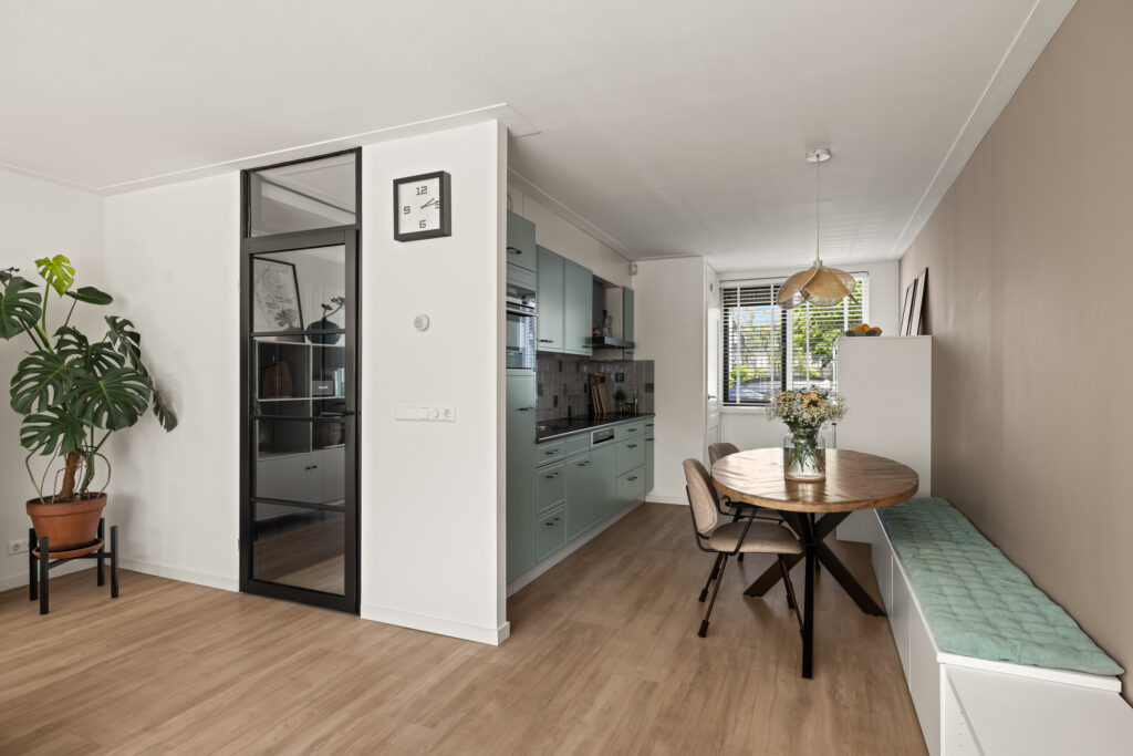 Hoekwoning te koop: Bezuidenhout 20, Amersfoort